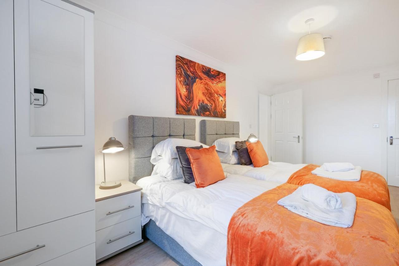 Pinewood Studios, Iver Slough Heathrow 1 & 2 Bedroom Apartments With Parking By Arista Living Eksteriør bilde