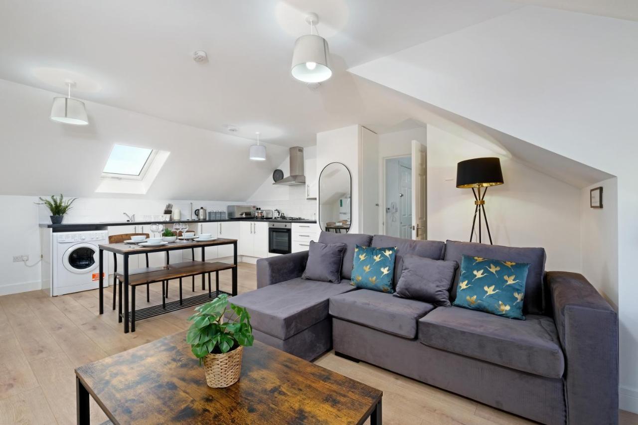 Pinewood Studios, Iver Slough Heathrow 1 & 2 Bedroom Apartments With Parking By Arista Living Eksteriør bilde