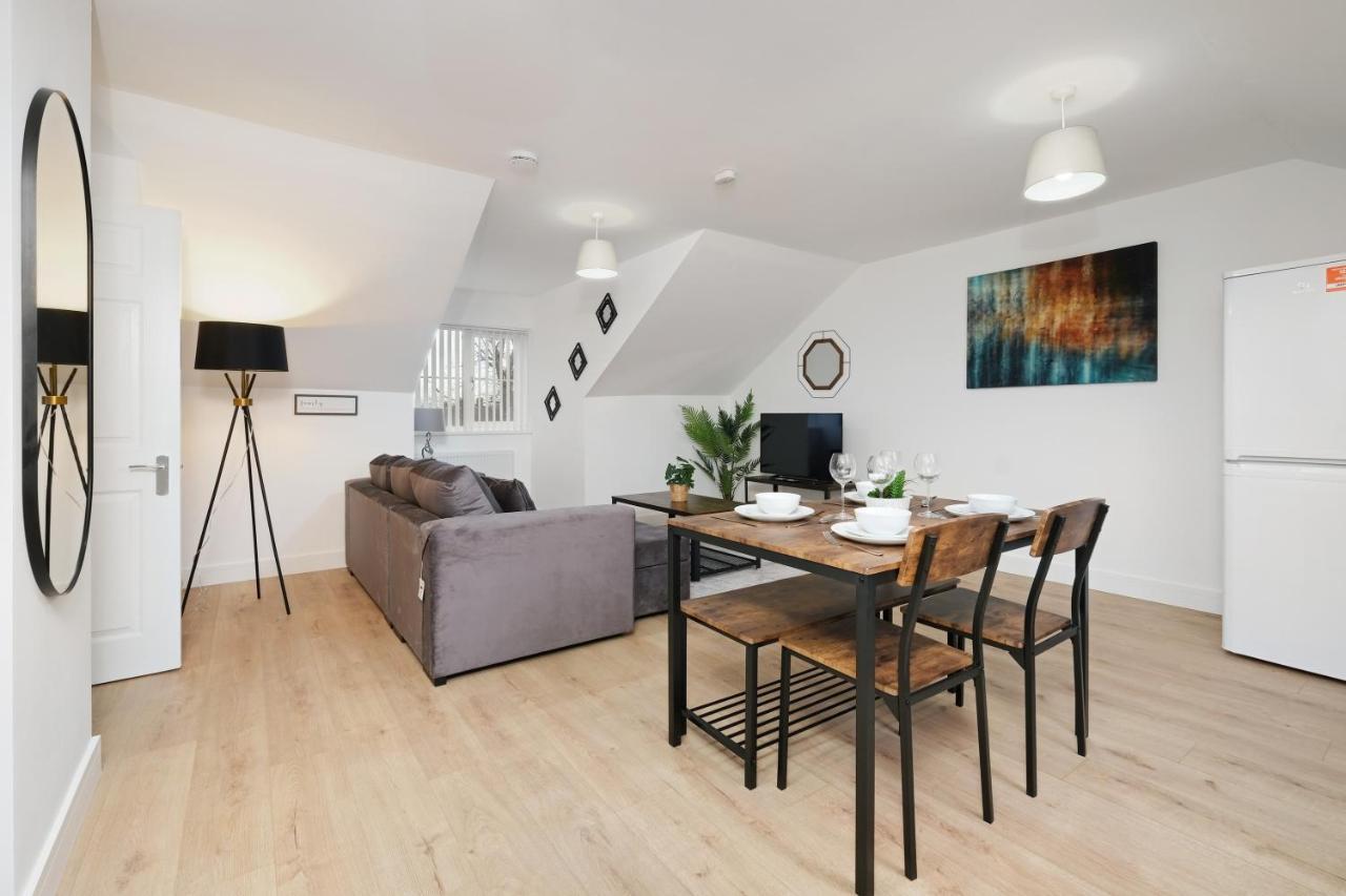 Pinewood Studios, Iver Slough Heathrow 1 & 2 Bedroom Apartments With Parking By Arista Living Eksteriør bilde