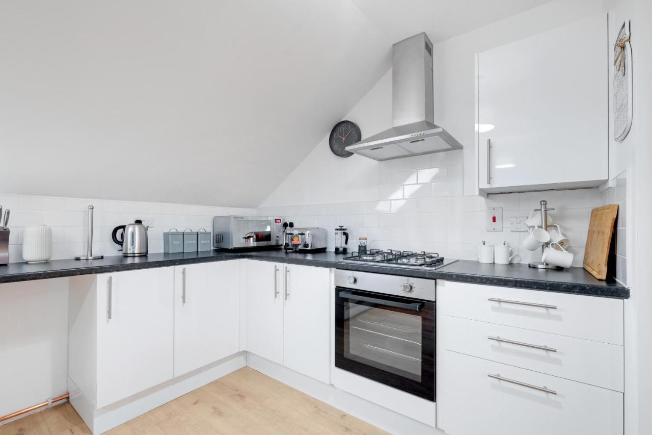 Pinewood Studios, Iver Slough Heathrow 1 & 2 Bedroom Apartments With Parking By Arista Living Eksteriør bilde