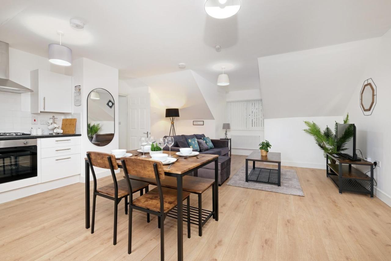 Pinewood Studios, Iver Slough Heathrow 1 & 2 Bedroom Apartments With Parking By Arista Living Eksteriør bilde