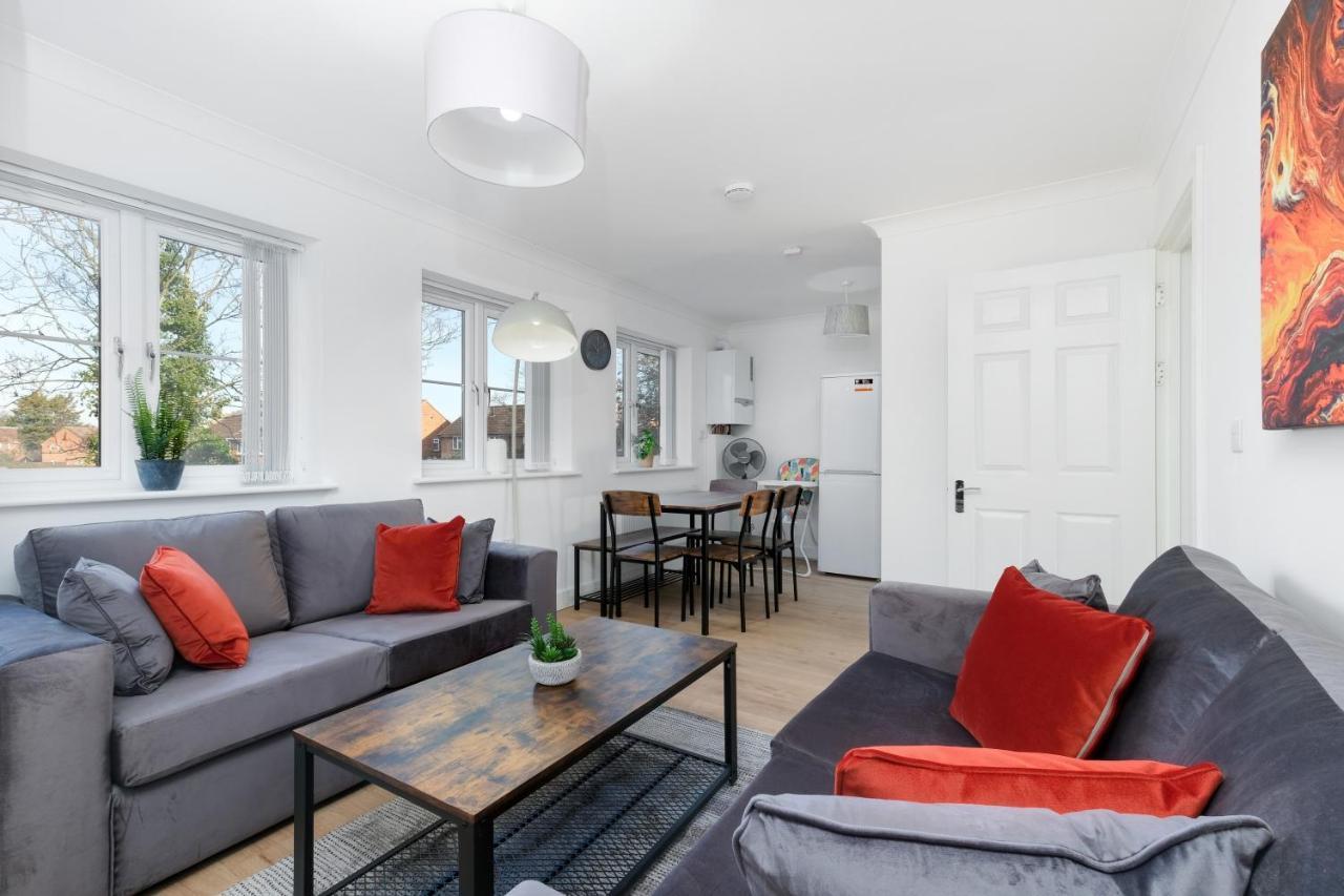 Pinewood Studios, Iver Slough Heathrow 1 & 2 Bedroom Apartments With Parking By Arista Living Eksteriør bilde