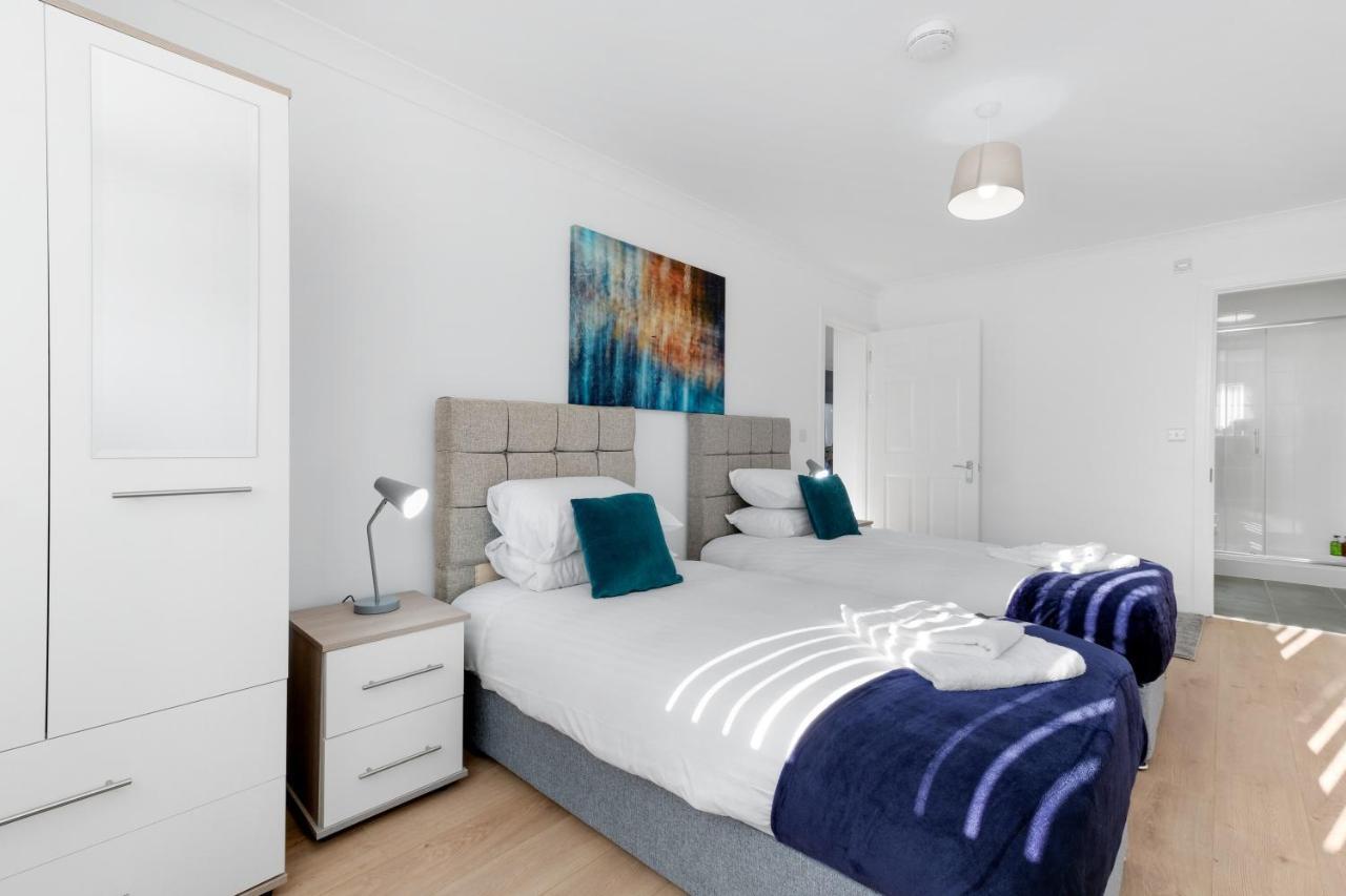 Pinewood Studios, Iver Slough Heathrow 1 & 2 Bedroom Apartments With Parking By Arista Living Eksteriør bilde