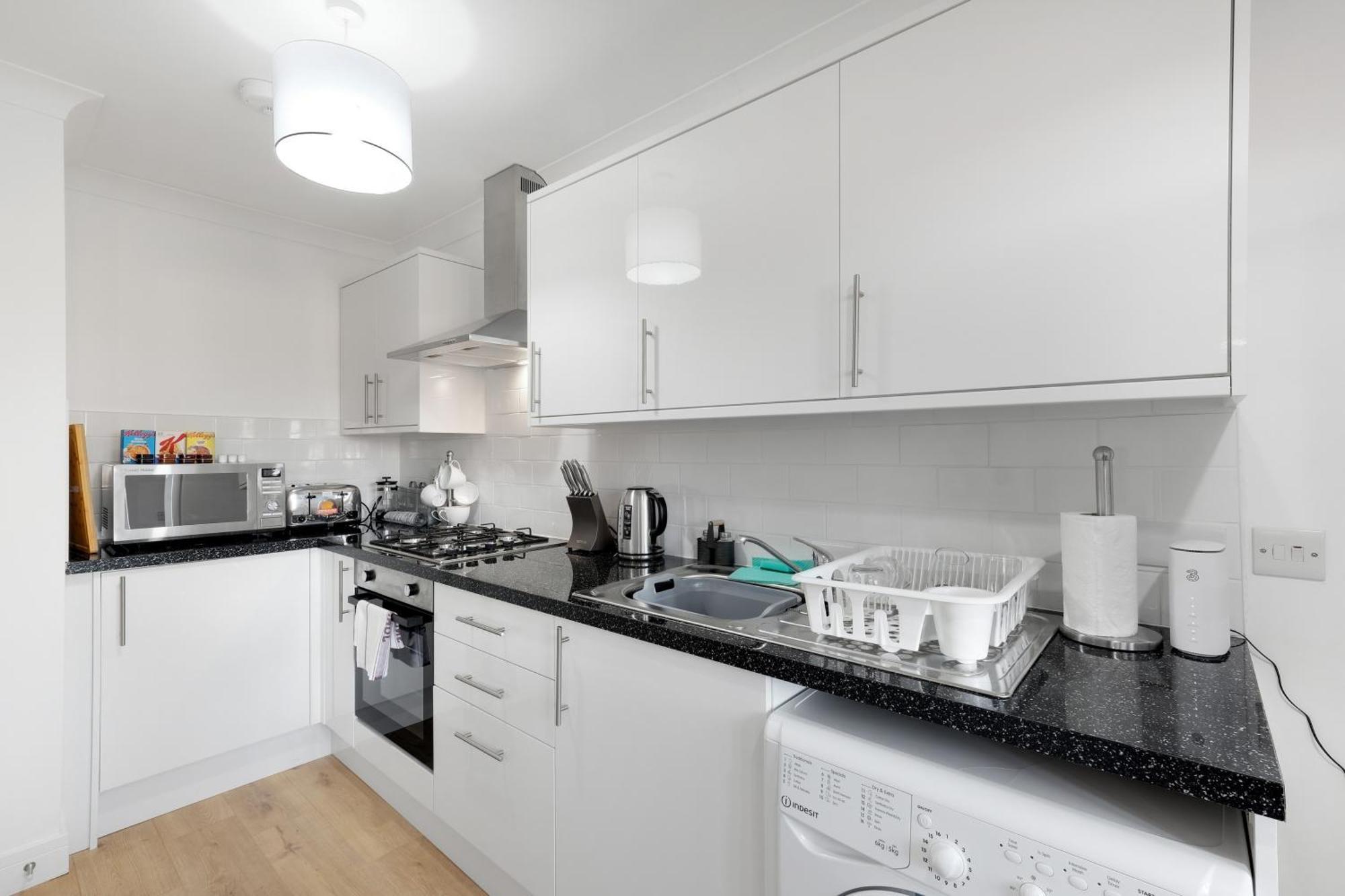 Pinewood Studios, Iver Slough Heathrow 1 & 2 Bedroom Apartments With Parking By Arista Living Eksteriør bilde