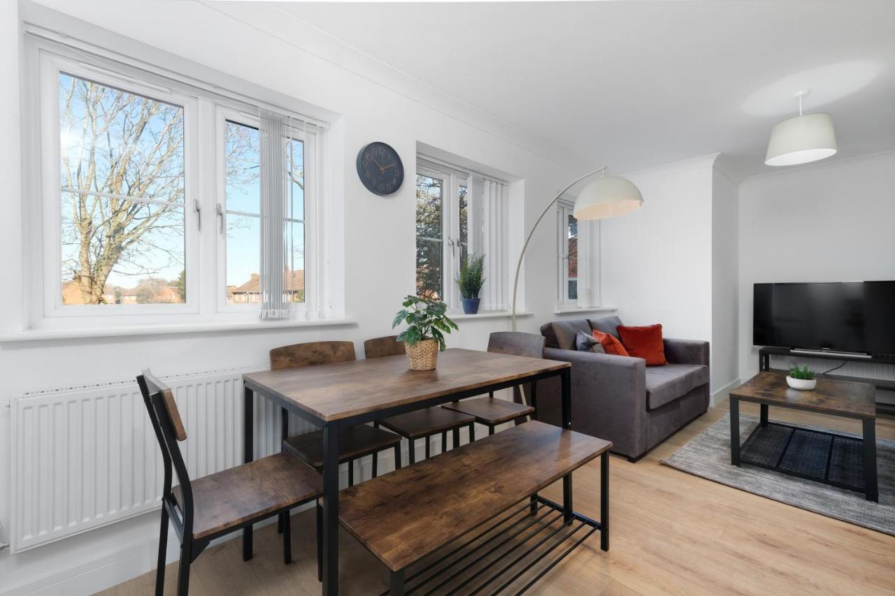 Pinewood Studios, Iver Slough Heathrow 1 & 2 Bedroom Apartments With Parking By Arista Living Eksteriør bilde