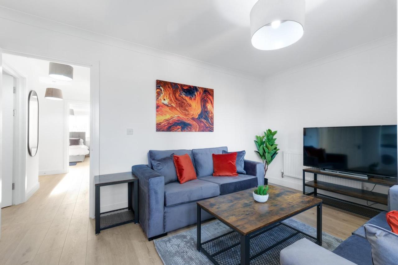 Pinewood Studios, Iver Slough Heathrow 1 & 2 Bedroom Apartments With Parking By Arista Living Eksteriør bilde