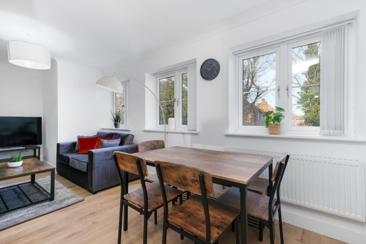 Pinewood Studios, Iver Slough Heathrow 1 & 2 Bedroom Apartments With Parking By Arista Living Eksteriør bilde